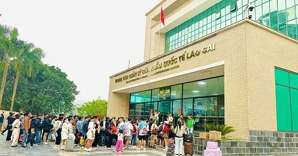 Phạt tới 50 triệu đồng khi xuất cảnh mang tiền, vàng vượt mức quy định — Chính phủ