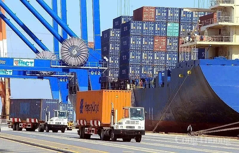 4 tháng, Việt Nam xuất siêu sang Singapore hơn 4,18 tỷ USD 