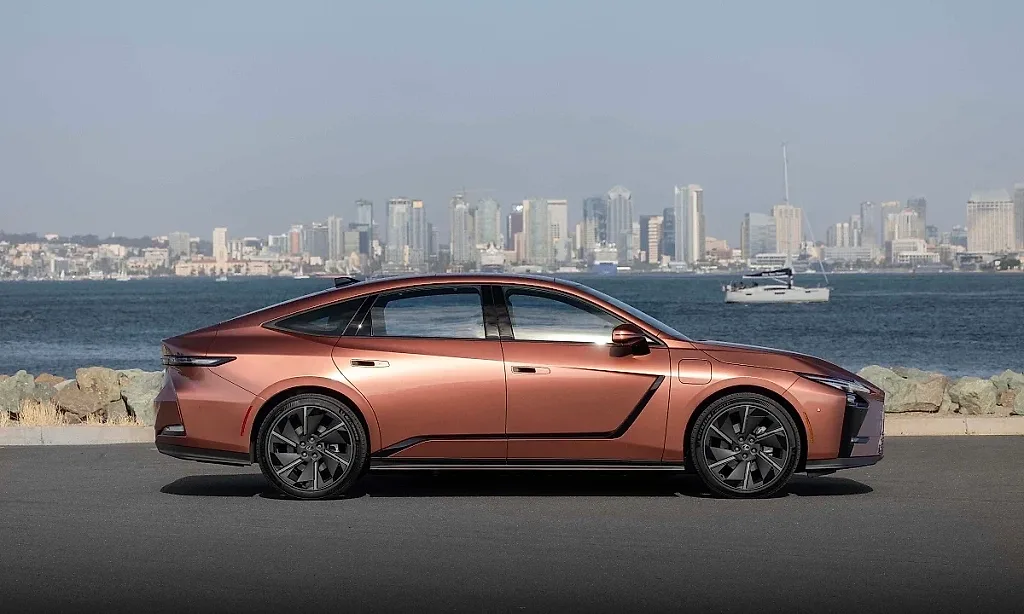 Lexus chuẩn bị bán xe điện tại Việt Nam từ năm 2026