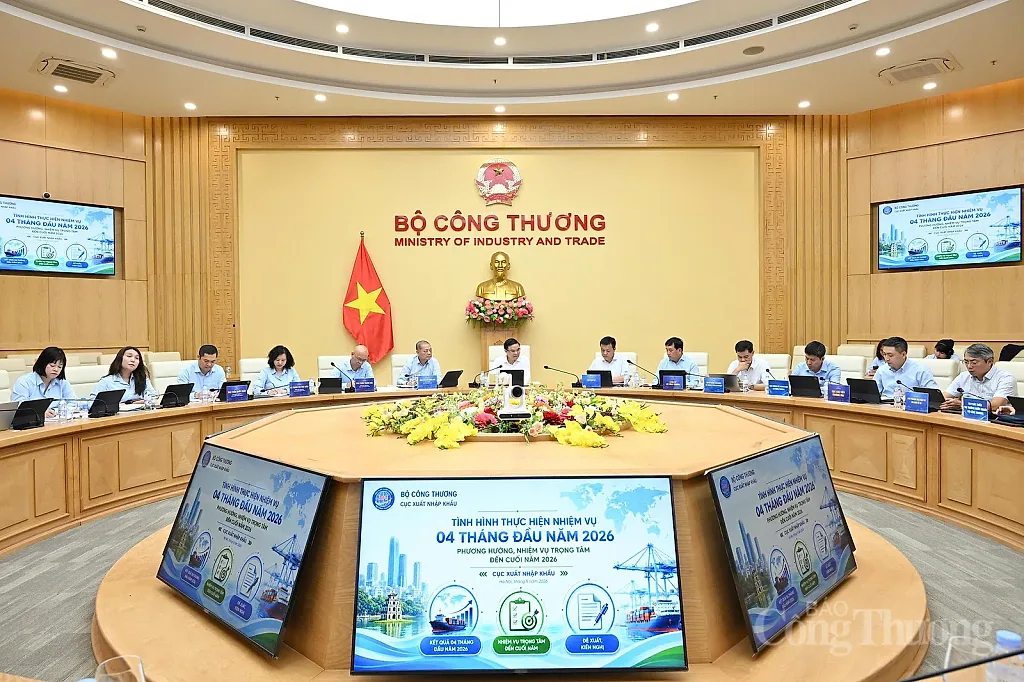 Bộ trưởng Lê Mạnh Hùng làm việc với Cục Xuất nhập khẩu