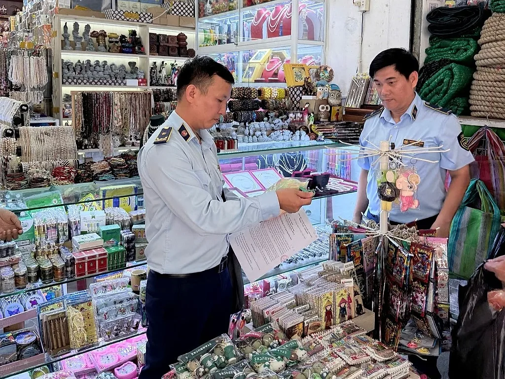 Đà Nẵng: Xử lý nhiều cơ sở kinh doanh hàng xâm phạm sở hữu trí tuệ — Chi cục Quản lý thị trường Đà Nẵng