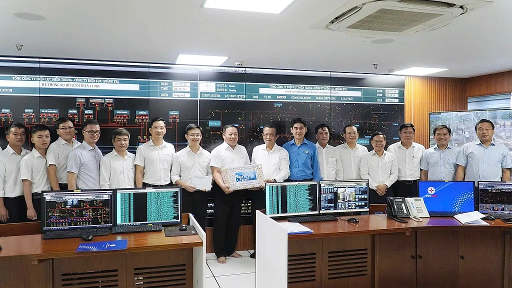 Tổng giám đốc EVNCPC thăm động viên người lao động PC Quảng Trị