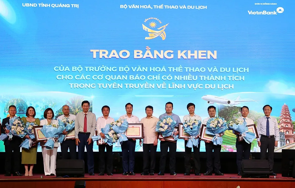 Báo Công Thương được Bộ Văn hóa, Thể thao và Du lịch tặng bằng khen vì có nhiều đóng góp trong truyền thông du lịch