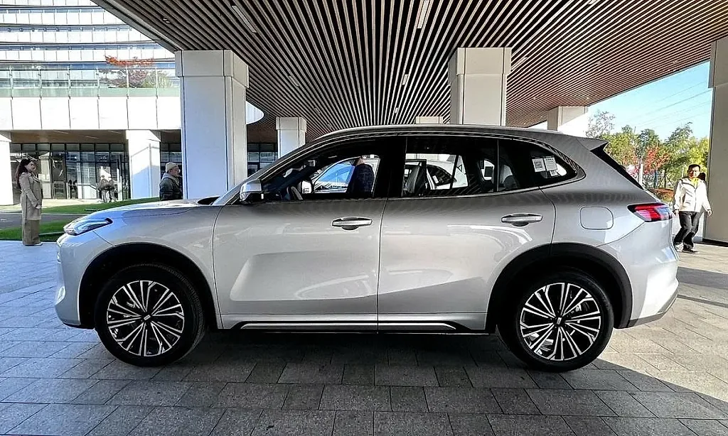Trải nghiệm mẫu ô tô điện cỡ C mới: Đi 430 km/lần sạc, tăng tốc mượt và nội thất “full option”