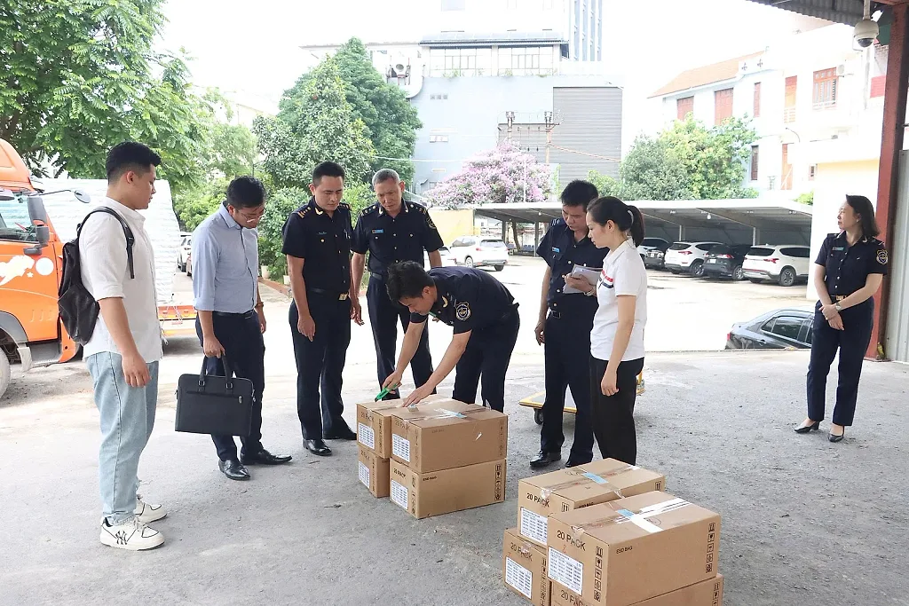 Tạm giữ lô hàng trị giá 3,5 tỷ đồng có dấu hiệu vi phạm sở hữu trí tuệ — Cục Hải quan