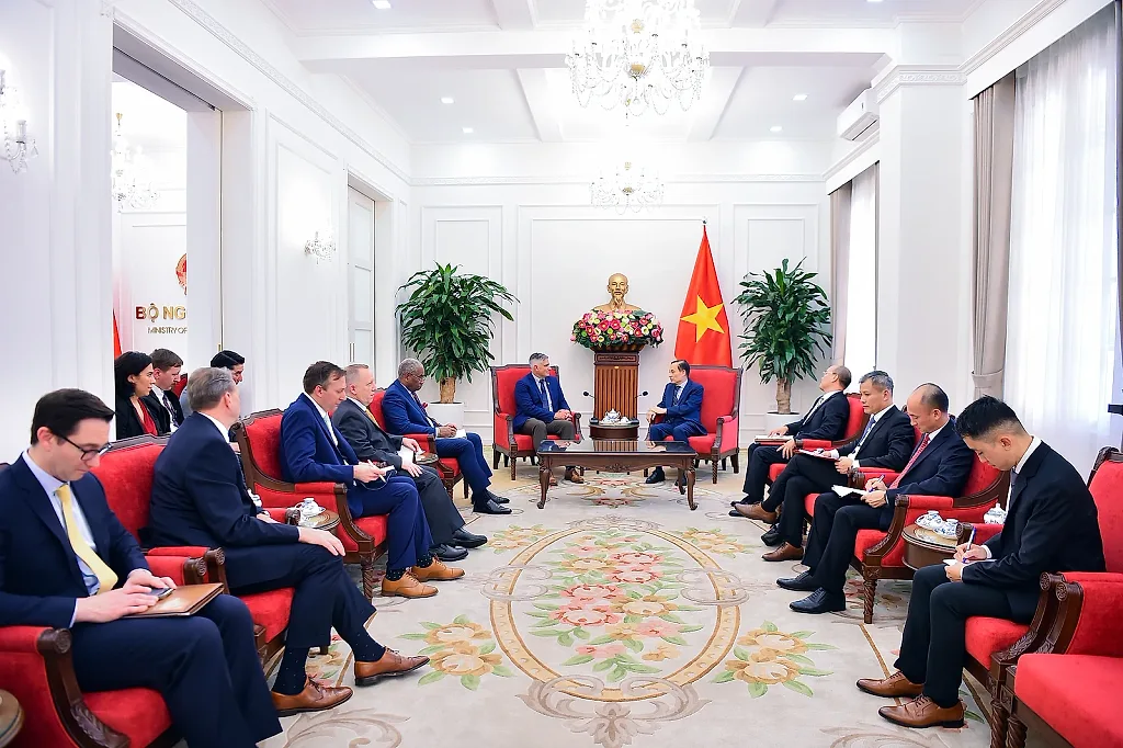 Bộ trưởng Bộ Ngoại giao Lê Hoài Trung tiếp Đoàn nghị sĩ Hoa Kỳ