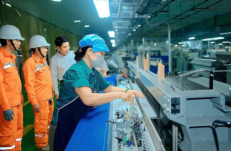 Phụ tải liên tục vượt đỉnh mới, cung ứng điện phía Nam được đảm bảo