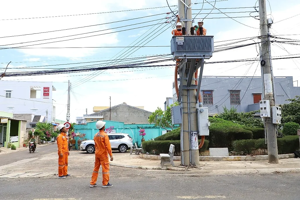 Điện giữ nhịp sống cho đặc khu Phú Quý