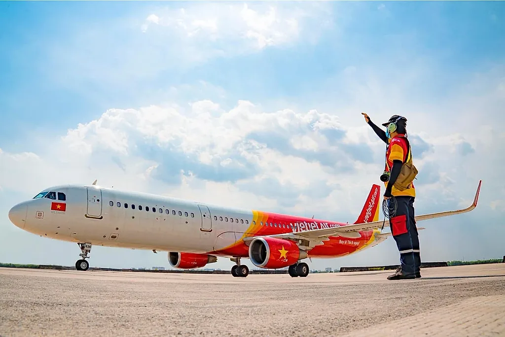 Vietjet sắp chốt quyền trả cổ tức, cổ phiếu VJC lập tức "cháy hàng"
