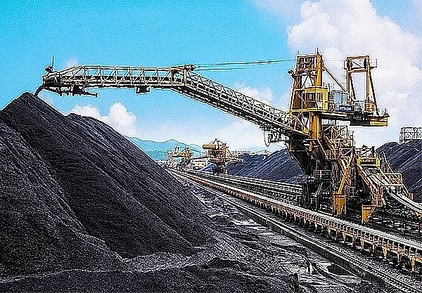 Duy trì nhịp sản xuất, bảo đảm nguồn than cho điện