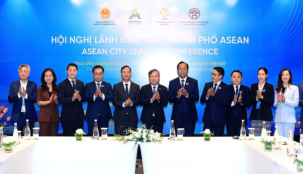Hà Nội và Luang Prabang thúc đẩy hợp tác du lịch, chuyển đổi số