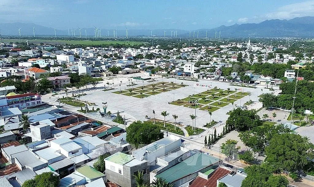Nằm phía Nam Khánh Hòa, một xã có hơn 70.000 dân sẵn sàng khơi thông nguồn lực phát triển, hướng tới phát triển du lịch, dịch vụ và xây dựng bản sắc riêng