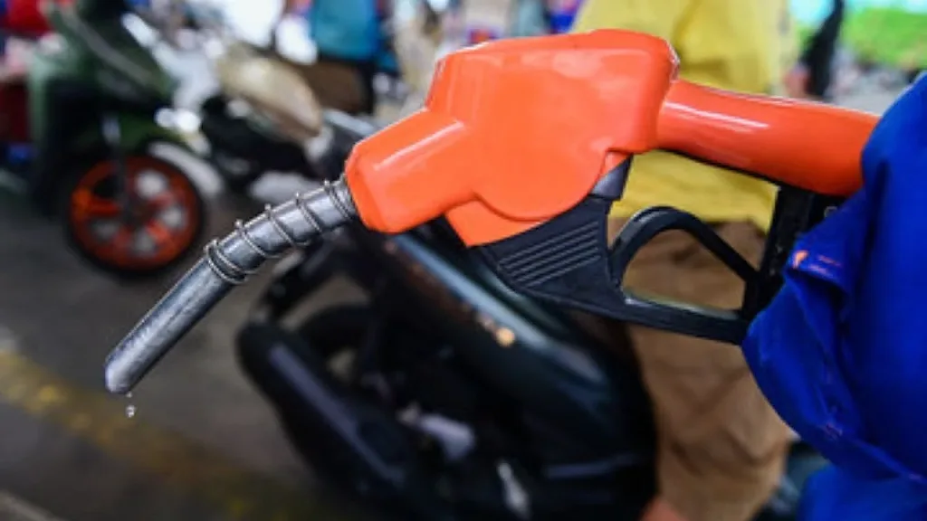 Giá xăng dầu hôm nay 9/6: Tăng trở lại