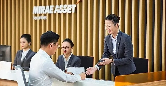 Cổ tức Mirae Asset tiếp tục “chảy mạnh” về nhóm cổ đông liên quan tập đoàn mẹ Hàn Quốc