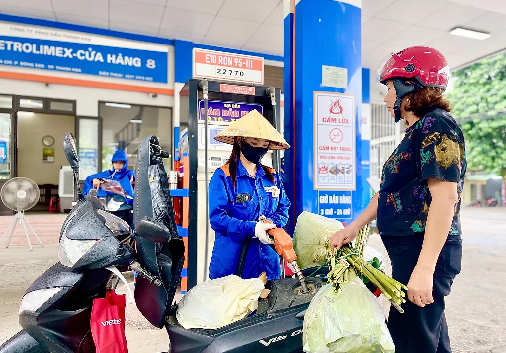 Xăng E10 vào cuộc sống: Thị trường ổn định, người dân yên tâm
