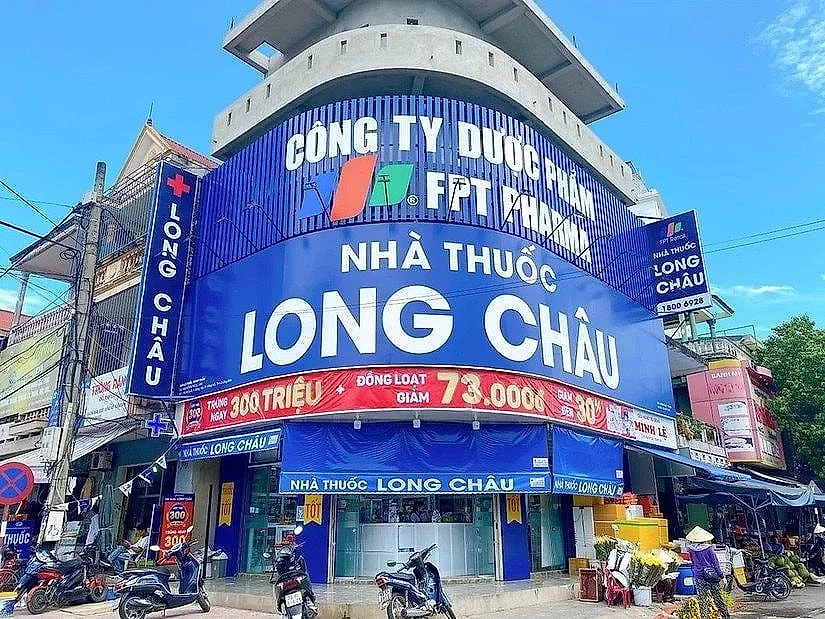 Long Châu (thuộc FPT Retail) không chỉ mở rộng quy mô mà còn từng bước bổ sung các dịch vụ đi kèm như tư vấn dược, tiêm chủng và định hướng tham gia sâu hơn vào mảng y tế dự phòng