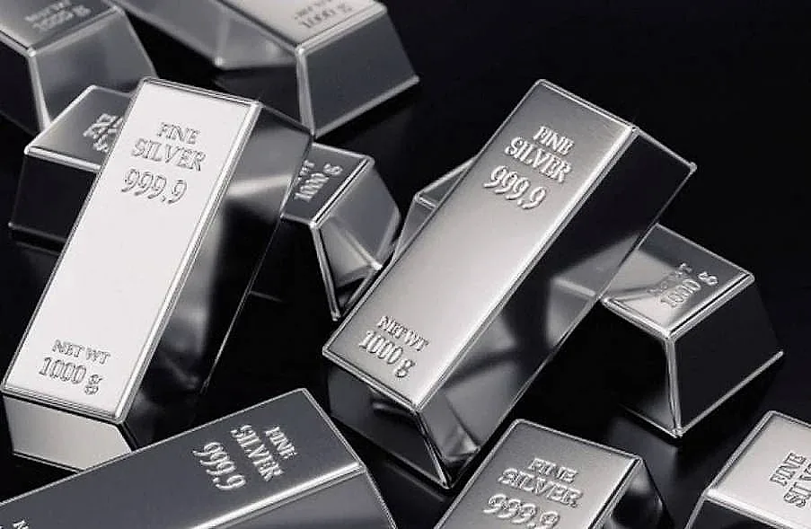 Giá bạc chạm đáy, giảm gần 5%