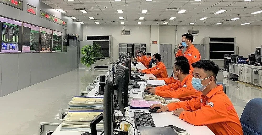 Thống kê của EVN cho thấy khoảng 3,2 triệu hộ gia đình, tương đương hơn 10% trong tổng số khách hàng sinh hoạt có mức tiêu thụ điện tháng 8 tăng trên 30% so với tháng trước