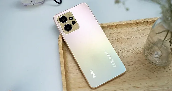 Mẫu điện thoại giá chưa tới 4 triệu, sở hữu màn AMOLED 120Hz và camera 50MP