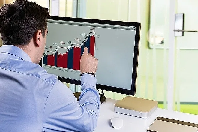 Khối ngoại tiếp đà bán ròng phiên cuối tuần, tâm điểm dồn vào VIC, VHM cùng MSR
