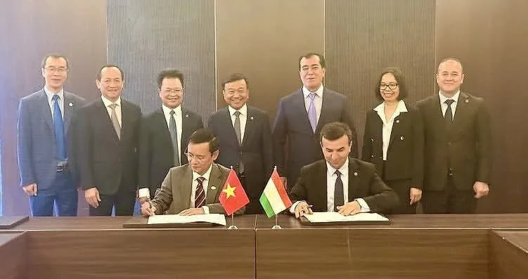 Đường sắt Việt Nam và Tajikistan bắt tay hợp tác, kiến tạo con đường tơ lụa bằng đường ray từ Đông Nam Á tới Trung Á