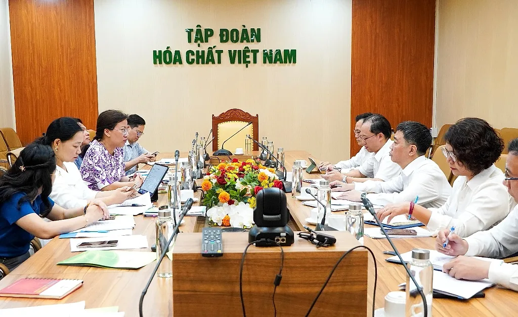 Bộ Công Thương làm việc với Vinachem về triển khai Nghị quyết 57
