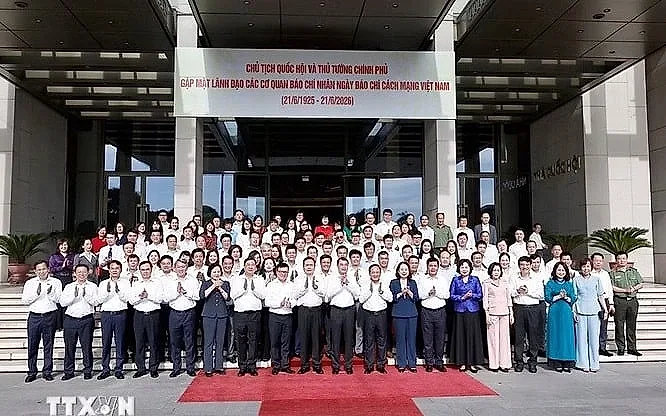 Thủ tướng Chính phủ và Chủ tịch Quốc hội gặp mặt lãnh đạo các cơ quan báo chí