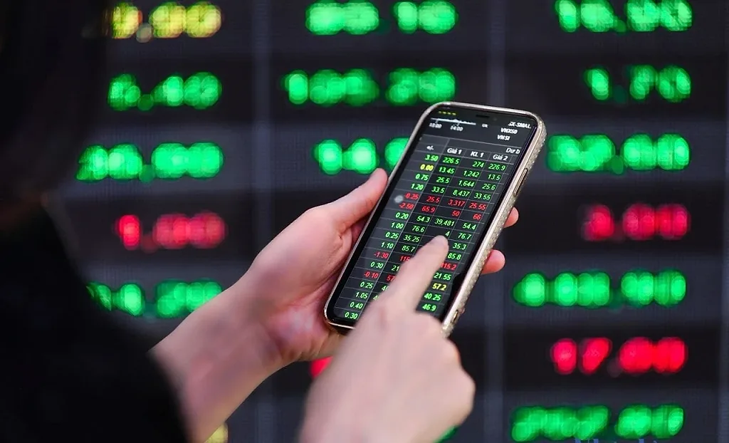 Định giá hấp dẫn nhất nhiều tháng, kỳ vọng VN-Index trở lại 1.890 điểm