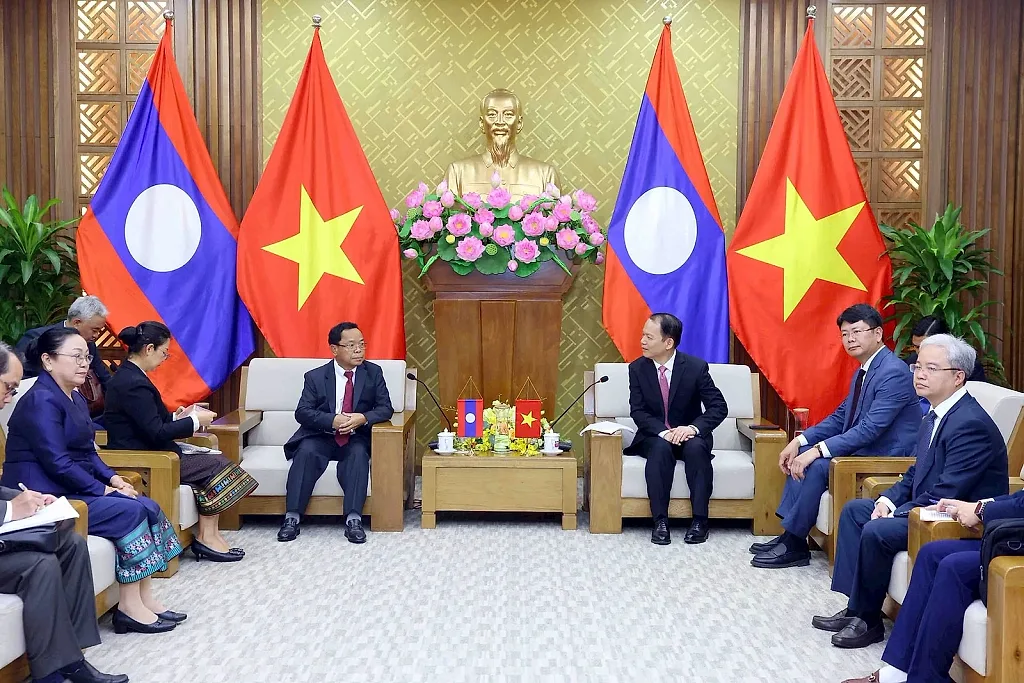 Ủy viên Bộ Chính trị, Phó Thủ tướng Chính phủ, Bộ trưởng Bộ Tư pháp Lào thăm và làm việc tại Bộ Tư pháp Việt Nam