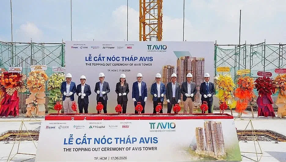 Tin vui cho người mua căn hộ Nhật TT AVIO: Tháp Avis chính thức cất nóc, bảo chứng niềm tin về tiến độ