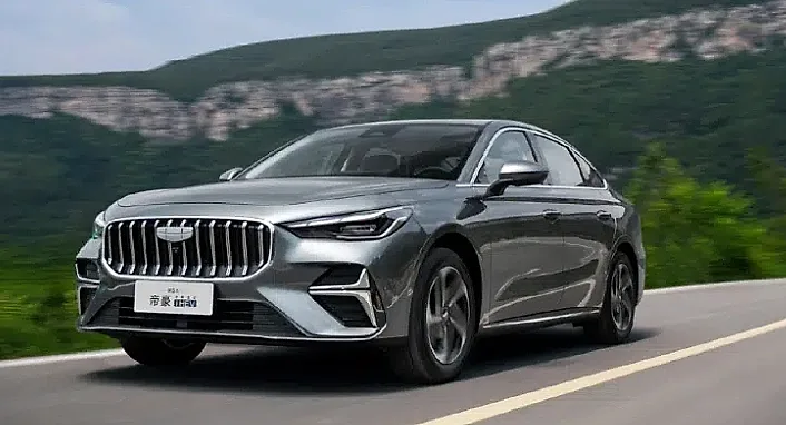 Hãng xe chuẩn bị sản xuất tại Việt Nam ra mắt sedan hybrid mới: Chỉ 2,22 lít/100 km, giá từ hơn 340 triệu đồng