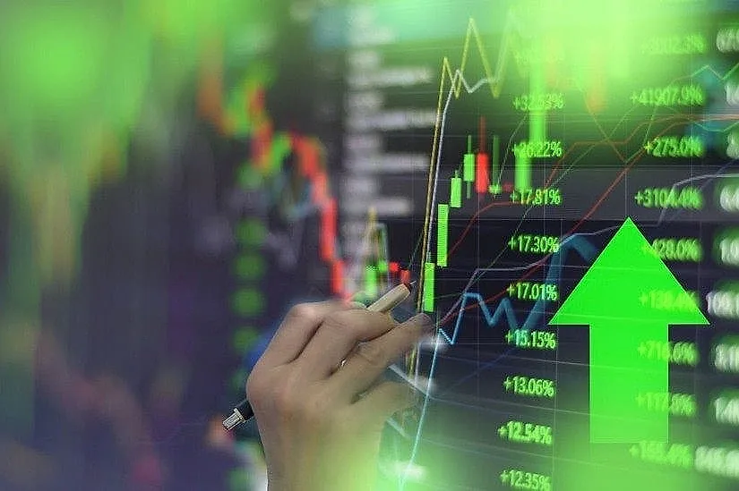 VN-Index tăng hơn 33 điểm, nhóm cổ phiếu “họ” Vin kéo mạnh thị trường phiên đầu tuần