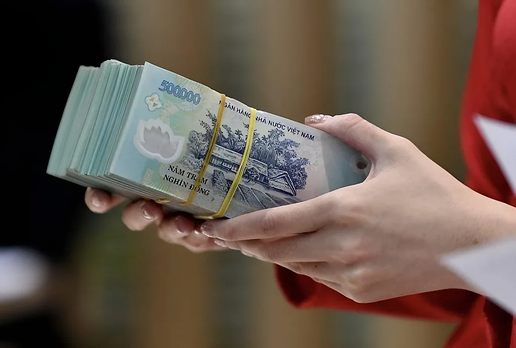 Nợ thuế quá hạn bao lâu bị phong tỏa tài khoản ngân hàng?