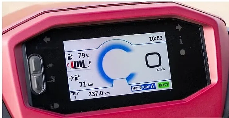 Một "ông lớn" Nhật Bản tung mẫu xe máy điện đầu tay: Chạy tối đa 71 km/h, sạc một lần đi gần 100km