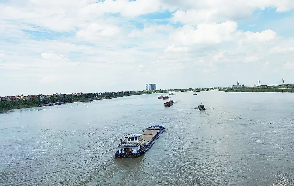Bãi bỏ một số thủ tục, miễn phí phương tiện thủy nội địa