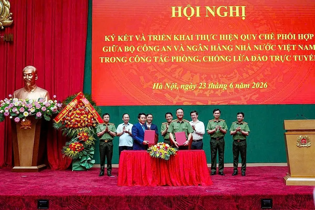 23.6-4-ngan-hang-nha-nuoc-va-bo-cong-an-ky-ket-va-trien-khai-ke-hoach-thuc-hien-quy-che-phoi-hop-trong-cong-tac-phong-chong-lua-dao-truc-tuyen.jpg
