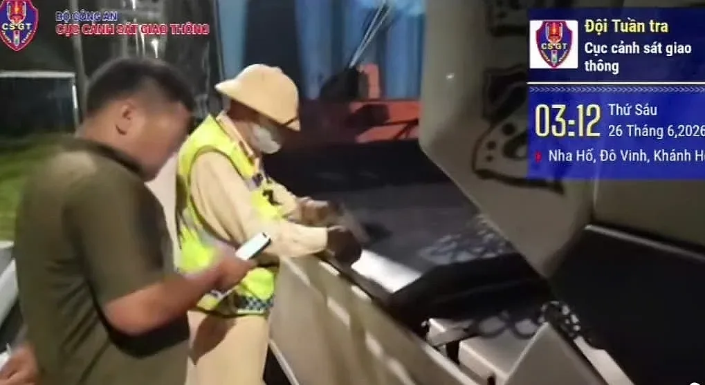 Xử phạt 77 triệu đồng chủ phương tiện và tài xế không giấy phép lái xe