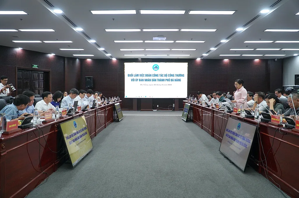 Thứ trưởng Trương Thanh Hoài làm việc với TP. Đà Nẵng về phát triển công nghiệp, năng lượng