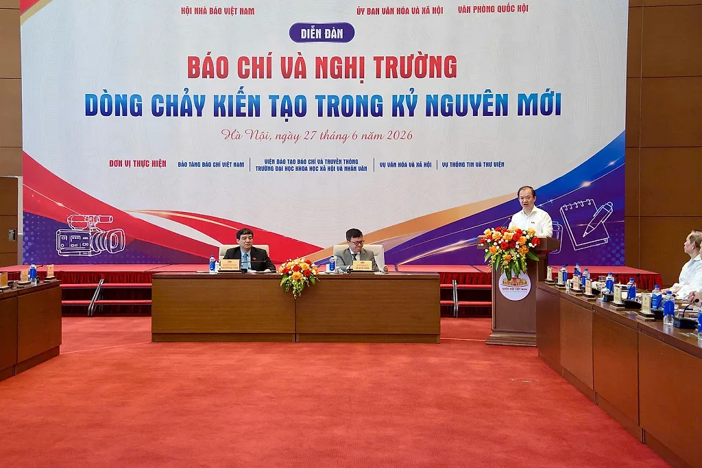 Ngoài đưa tin, nghị trường Quốc hội cần nhà báo biết 'đọc' chính sách