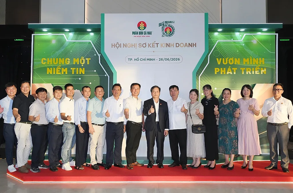 Vượt kế hoạch 6 tháng, Phân bón Cà Mau tiếp tục bứt phá