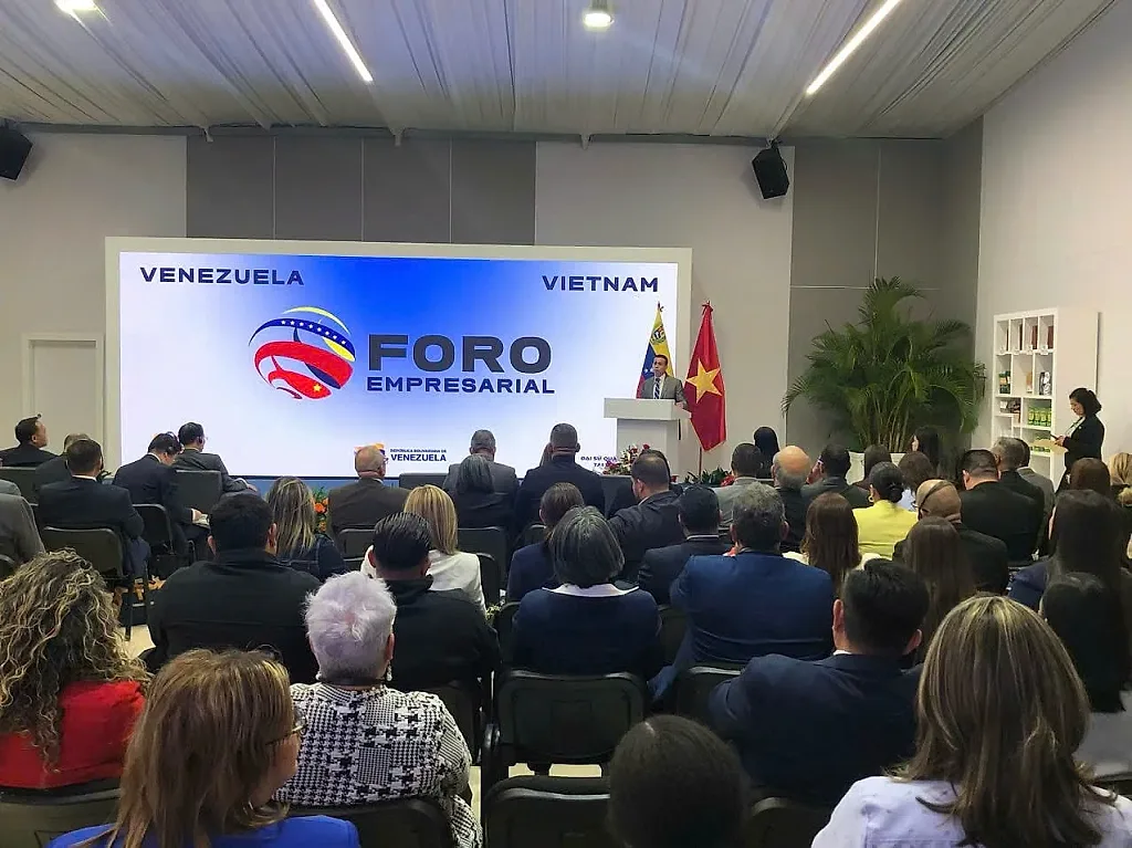 Thứ trưởng Nguyễn Hoàng Long dự Diễn đàn Doanh nghiệp Việt Nam - Venezuela
