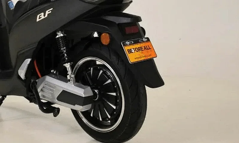 Xe máy được ví như "Honda SH phiên bản điện": Động cơ 3.000W, chạy tới 150 km