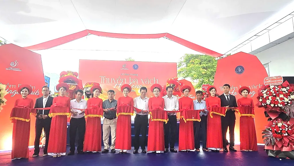 Quảng Ninh khai trương tour thuyền buồm ba vách trên vịnh Hạ Long