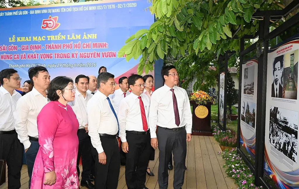 Triển lãm ảnh tái hiện bản anh hùng ca, khát vọng của TP. Hồ Chí Minh