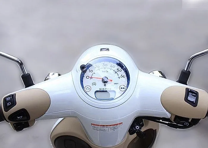 Xe máy tay ga 50cc "lên kệ" giá hơn 20 triệu đồng: Tiết kiệm xăng kỷ lục, diện mạo cực sang