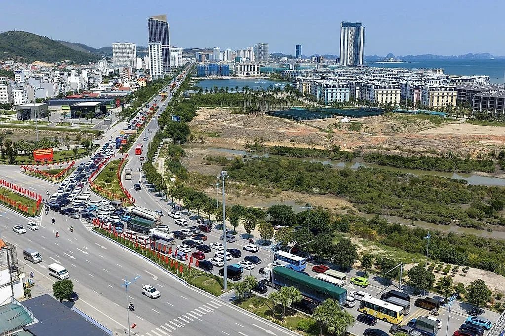 Hơn 8 km đường bờ biển, phường "chiến lược" của Quảng Ninh đang tăng tốc nâng cấp hạ tầng du lịch, giữ vững vị thế hạt nhân tăng trưởng