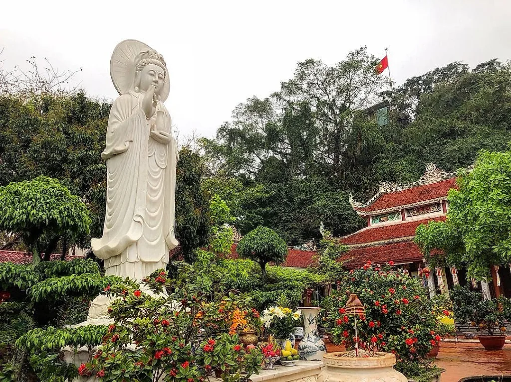 Chùa Non nước