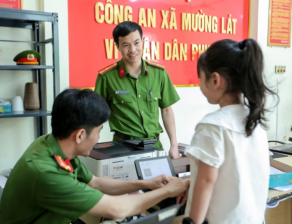 Công an Mường Lát chuyển mình cùng hành trình số hoá