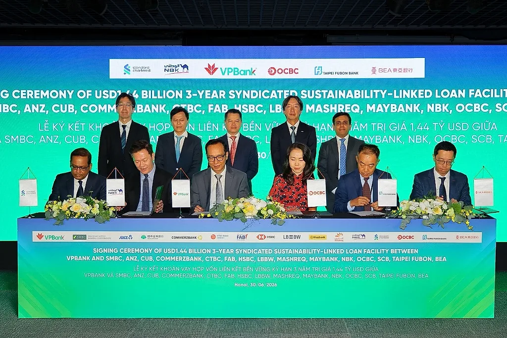 VPBank cùng 15 định chế tài chính quốc tế ký kết khoản vay hợp vốn liên kết bền vững đầu tiên trị giá 1,44 tỷ USD