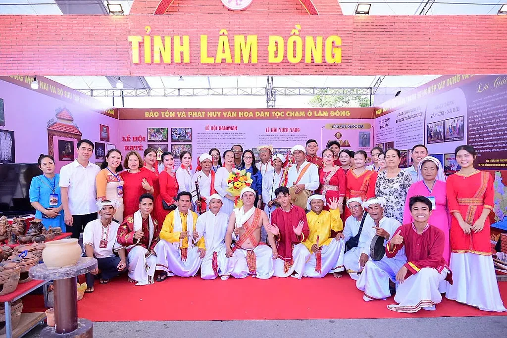 Lâm Đồng ghi dấu ấn tại Ngày hội Văn hóa dân tộc Chăm toàn quốc